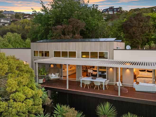 16 Starwood Lane, Clifton