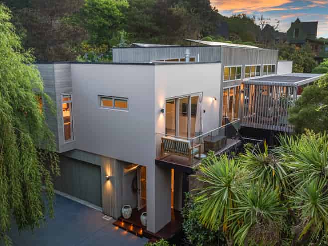 16 Starwood Lane, Clifton