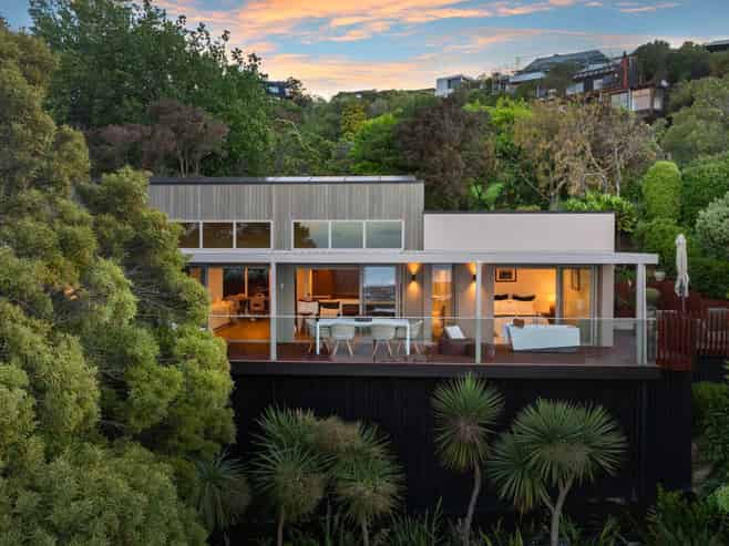 16 Starwood Lane, Clifton