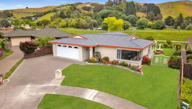 24 Webb Place, Taradale