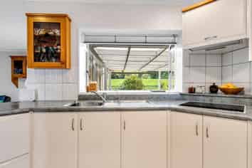 24 Webb Place, Taradale