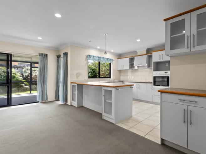 10 Honeysuckle Lane, Ohauiti