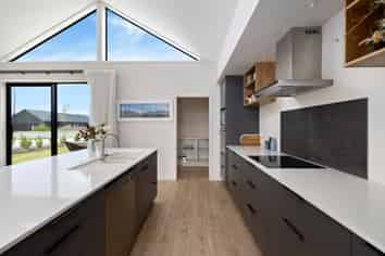 15 Riverslea Rd, Wanaka