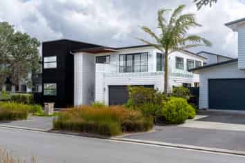 9 Caldera Drive, Long Bay