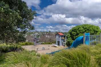 9 Caldera Drive, Long Bay