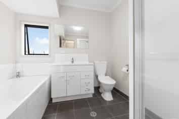 9/172 Mcleod Road, Te Atatu South