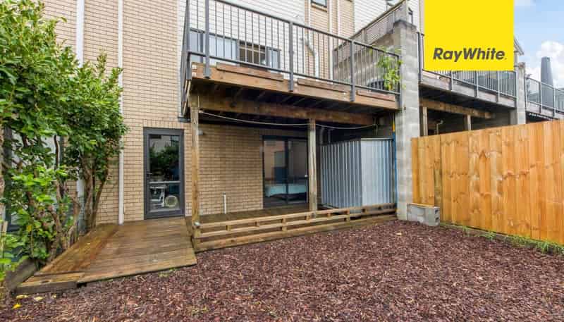 9/172 Mcleod Road, Te Atatu South