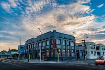 Profitable Hotel Business & Freehold Investment