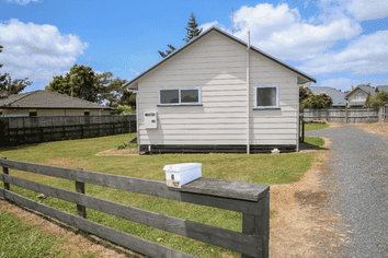 6 Rowling Place, Leamington