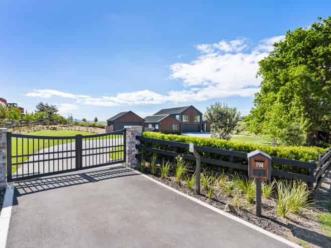 194 Potts Road, Whitford