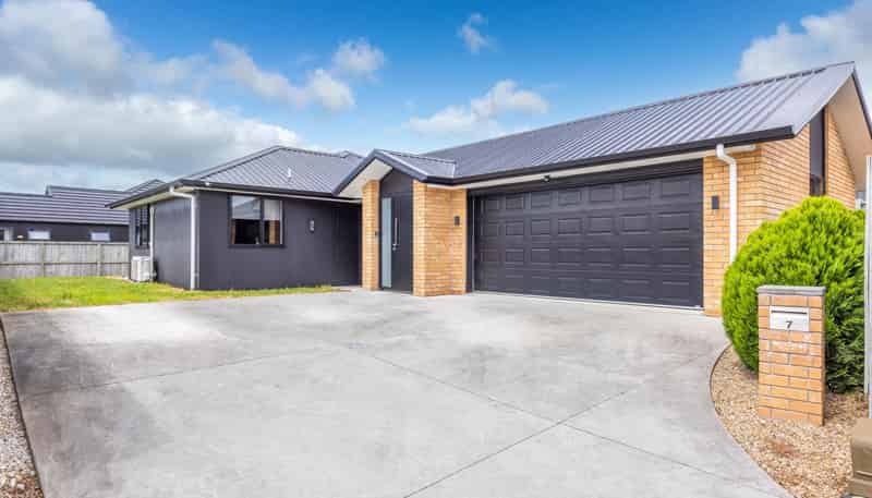 7 Heke Lane, Glenview