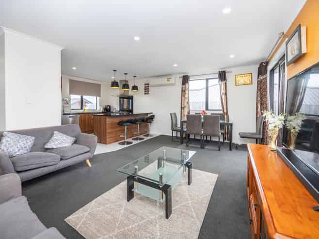 7 Heke Lane, Glenview
