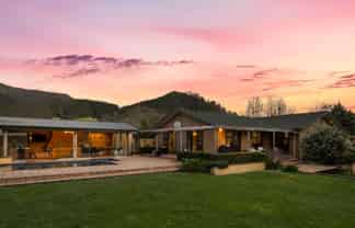 573 State Highway 1, PICTON