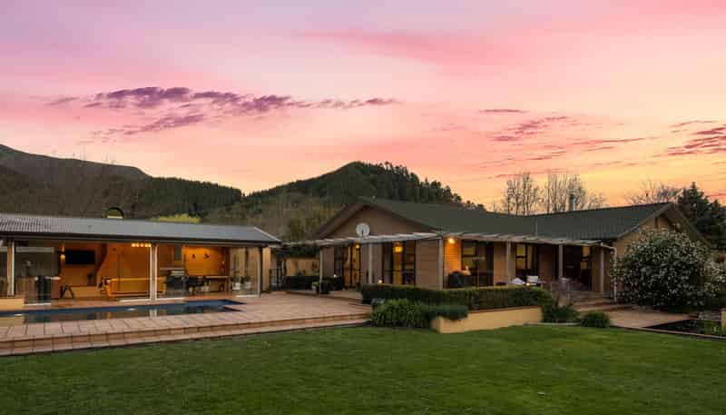 573 State Highway 1, PICTON