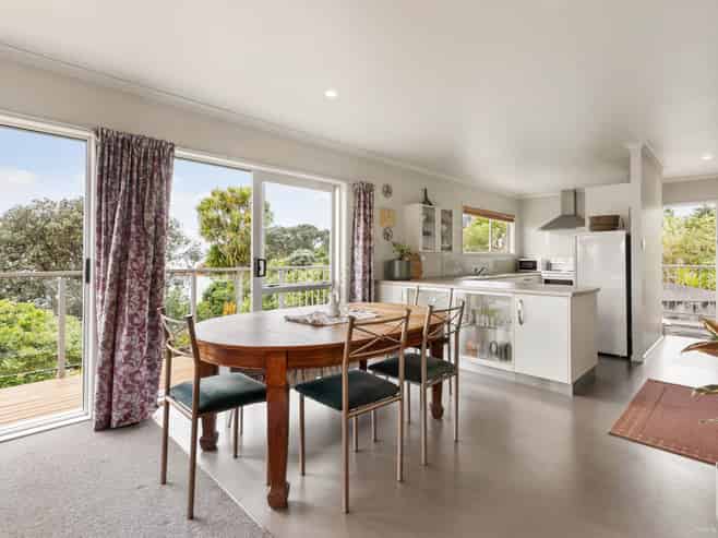 6 Sergeant Road, Awhitu
