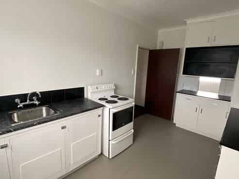 2/229 Featherston Street, Palmerston North