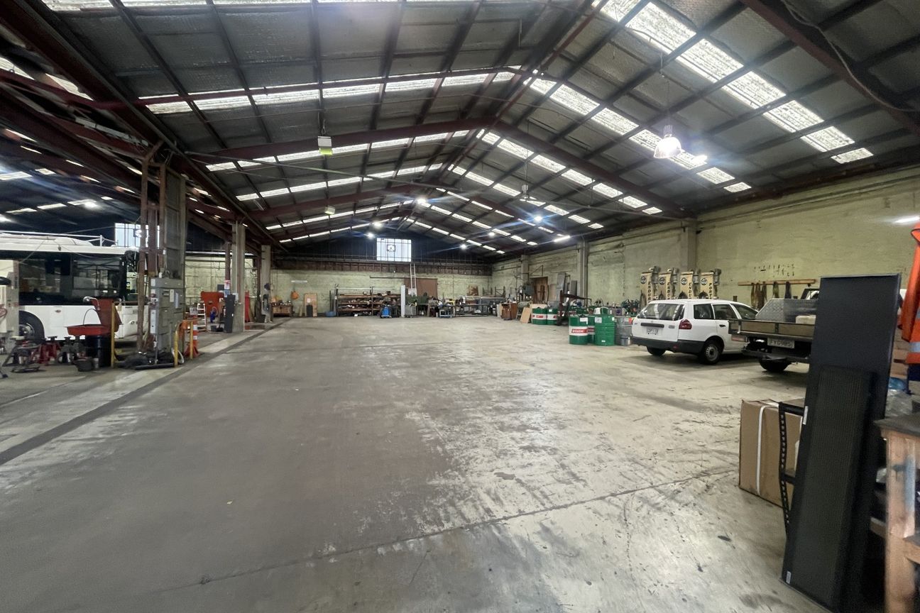 Industrial For Lease - 1,643 m² - Bild 2