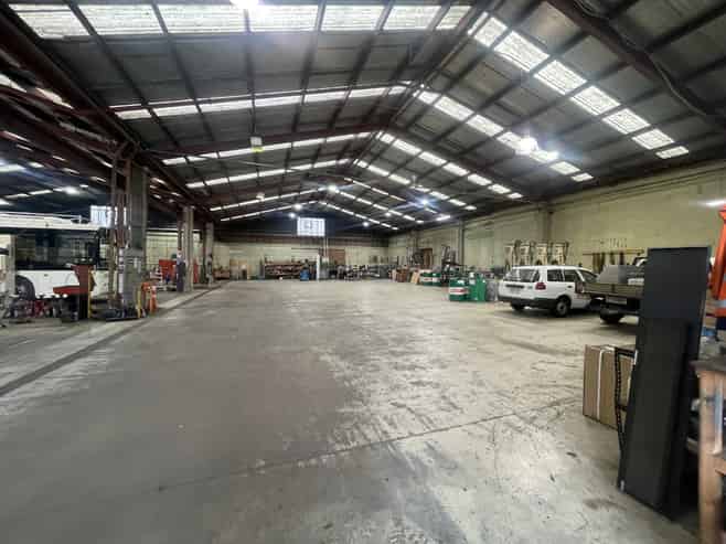 Industrial For Lease - 1,643m2