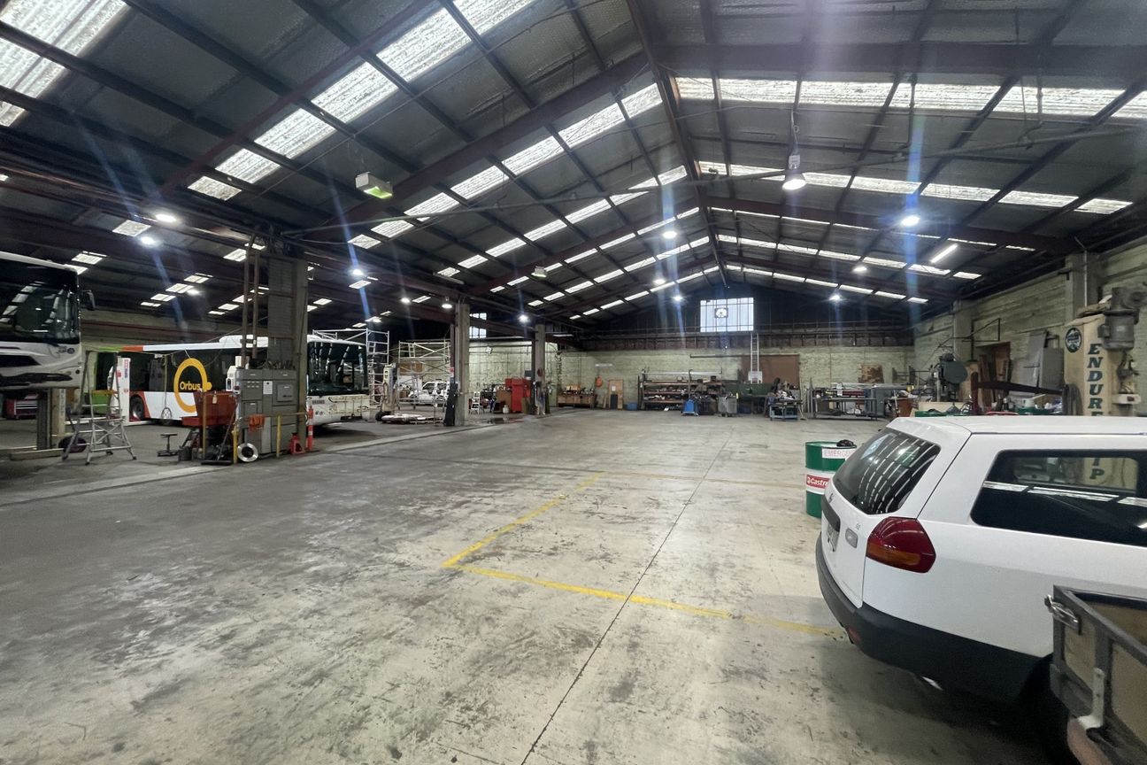 Industrial For Lease - 1,643 m² - Bild 4