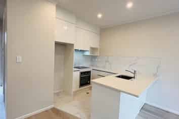 82E Eversleigh Road, Belmont