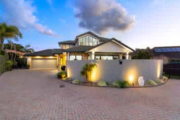 10 Advance Way, Albany