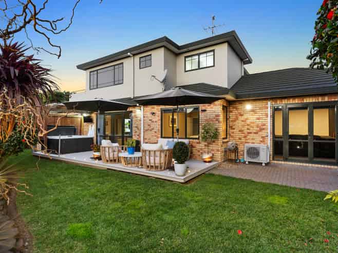 10 Advance Way, Albany