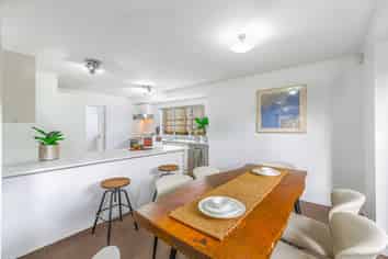 8E Rathgar Road, Henderson