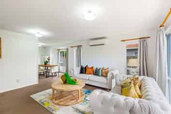 8E Rathgar Road, Henderson