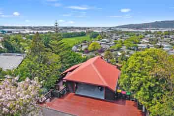 6 Huntlywood Terrace, Hillsborough