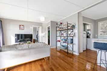 2/276 Rosebank Road, Avondale