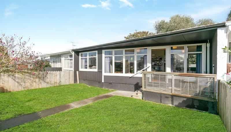 2/276 Rosebank Road, Avondale