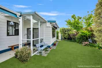 2/17 Townshend Crescent, Greenmeadows