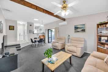 2/17 Townshend Crescent, Greenmeadows