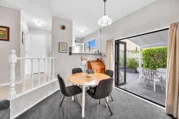 2/17 Townshend Crescent, Greenmeadows