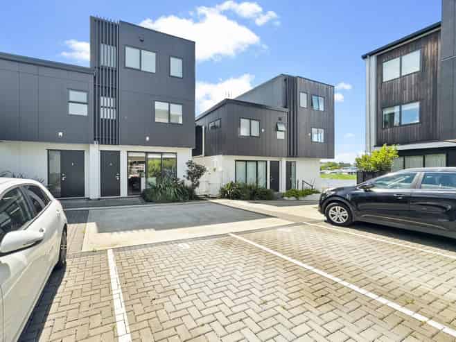 2D Cardinal Place, Glendowie