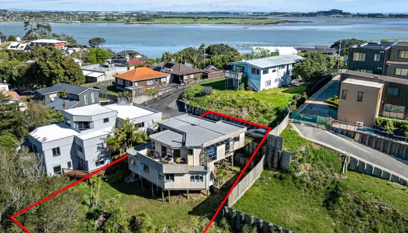 24a Hoskins Avenue, Hillsborough