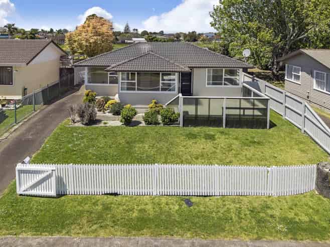 6 Coptic Place, Mangere East