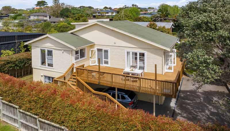 871 Whangaparaoa Road, Manly