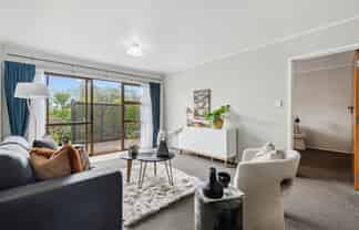 2/14 Menary Street, Papakura