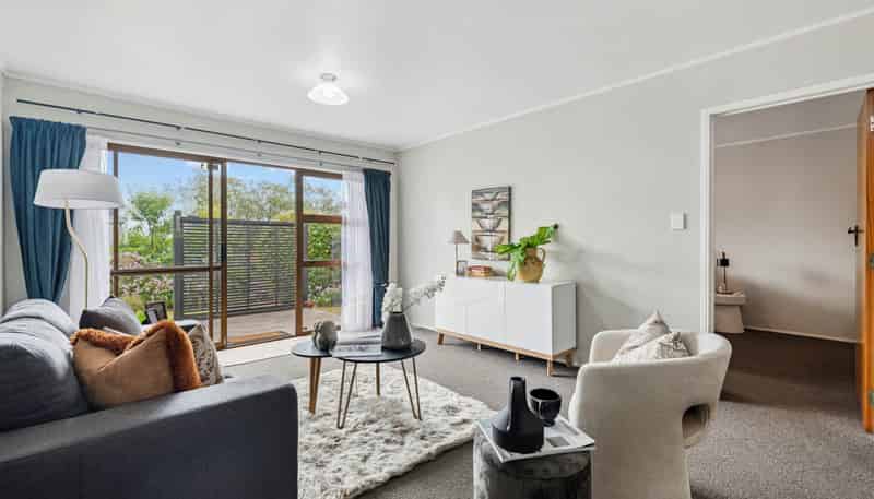 2/14 Menary Street, Papakura