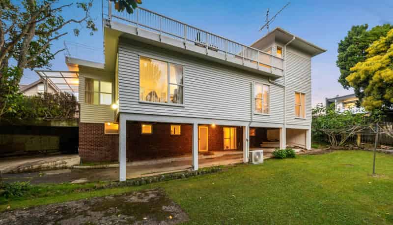 1230 New North Road, Mount Albert