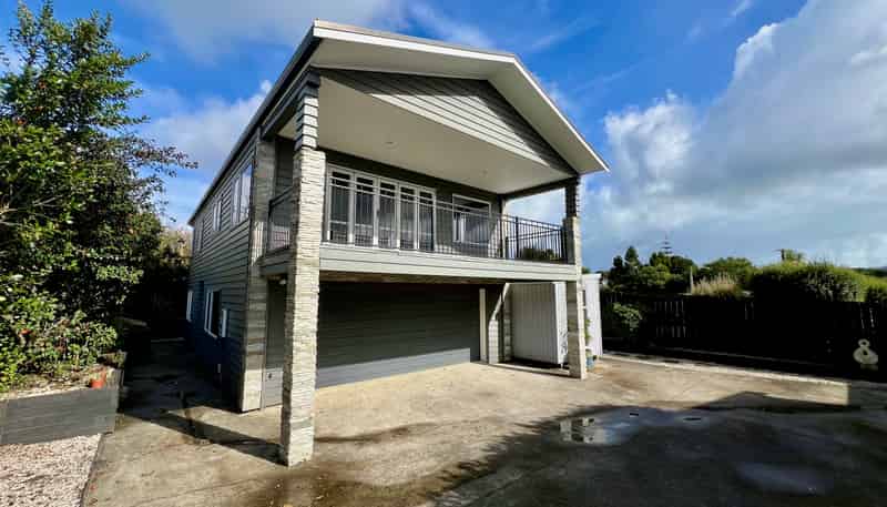 10a Lorenzen Bay Rd, Raglan