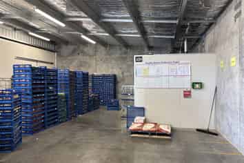 Tenanted warehouse with chiller & loading dock