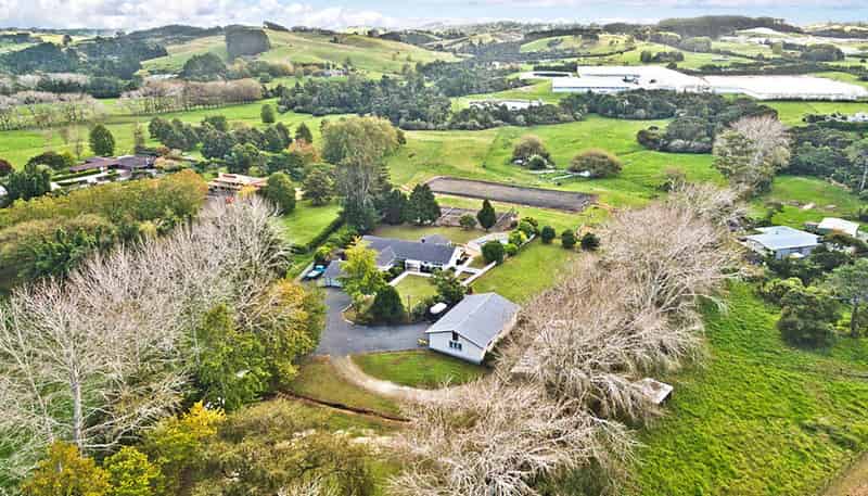 1153 Dairy Flat Highway, Dairy Flat