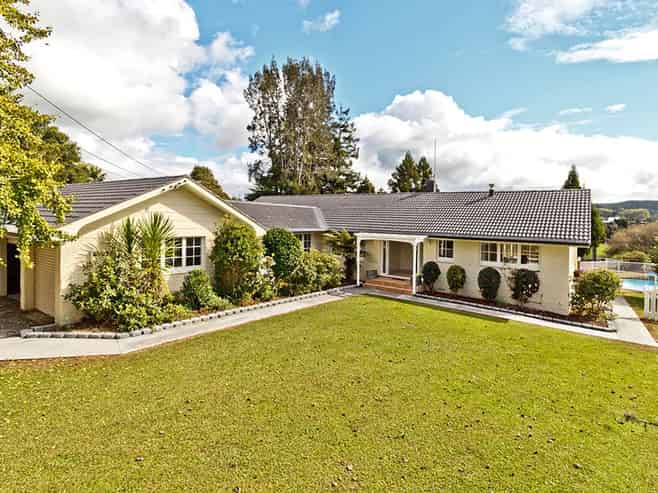 1153 Dairy Flat Highway, Dairy Flat