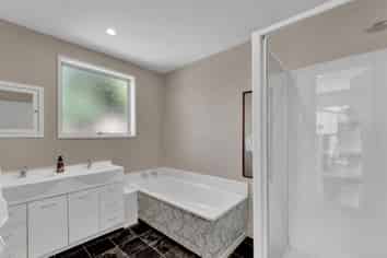 8B Wyatt Place, RUSSLEY