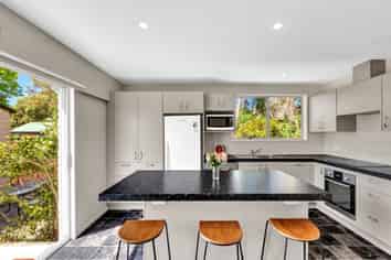 8B Wyatt Place, RUSSLEY