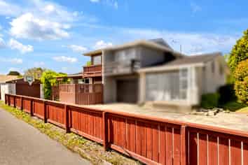 8B Wyatt Place, RUSSLEY