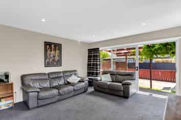 8B Wyatt Place, RUSSLEY