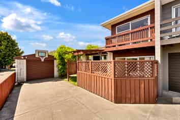 8B Wyatt Place, RUSSLEY